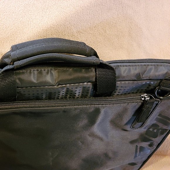 *PRICE DROP* Targus Slim Laptop Slipcase Briefcase For Laptops Up To 15.6" - Picture 8 of 12